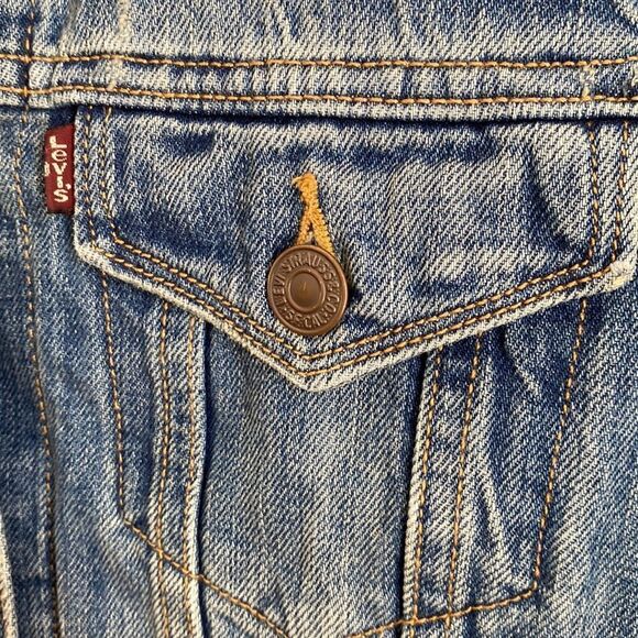 Levi's Jean Jacket   - Picture 5 of 13